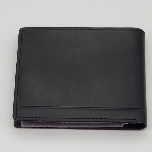 💛Fossil Allen RFID Traveler in Black - Picture 8 of 9
